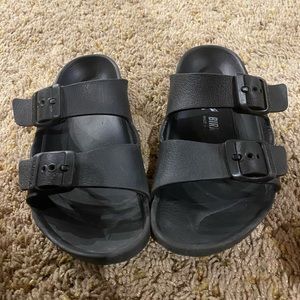Rubber Birkenstock’s kids